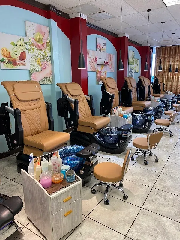 SOHO Nail Spa — Nail salon in Paris